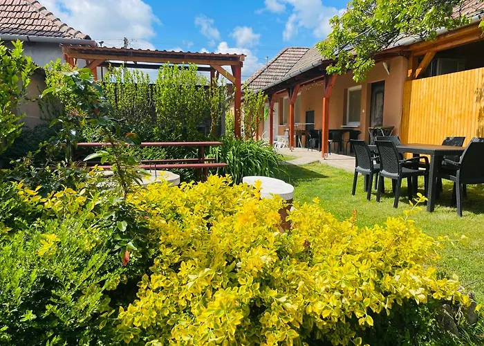 Buekk-voelgye Vendeghaz Pensiune *